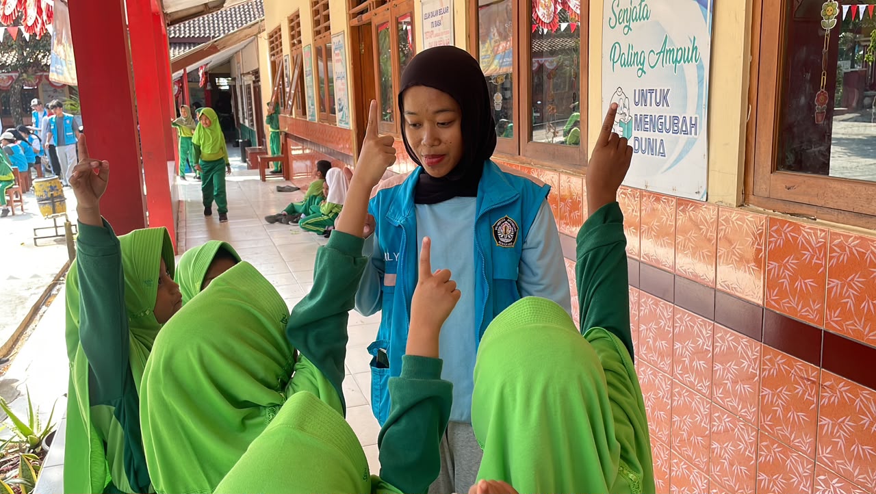 Sesi Diskusi Interaktif Bersama Siswa SDN Cukilan 03 (Sumber: Dokumentasi Pribadi)