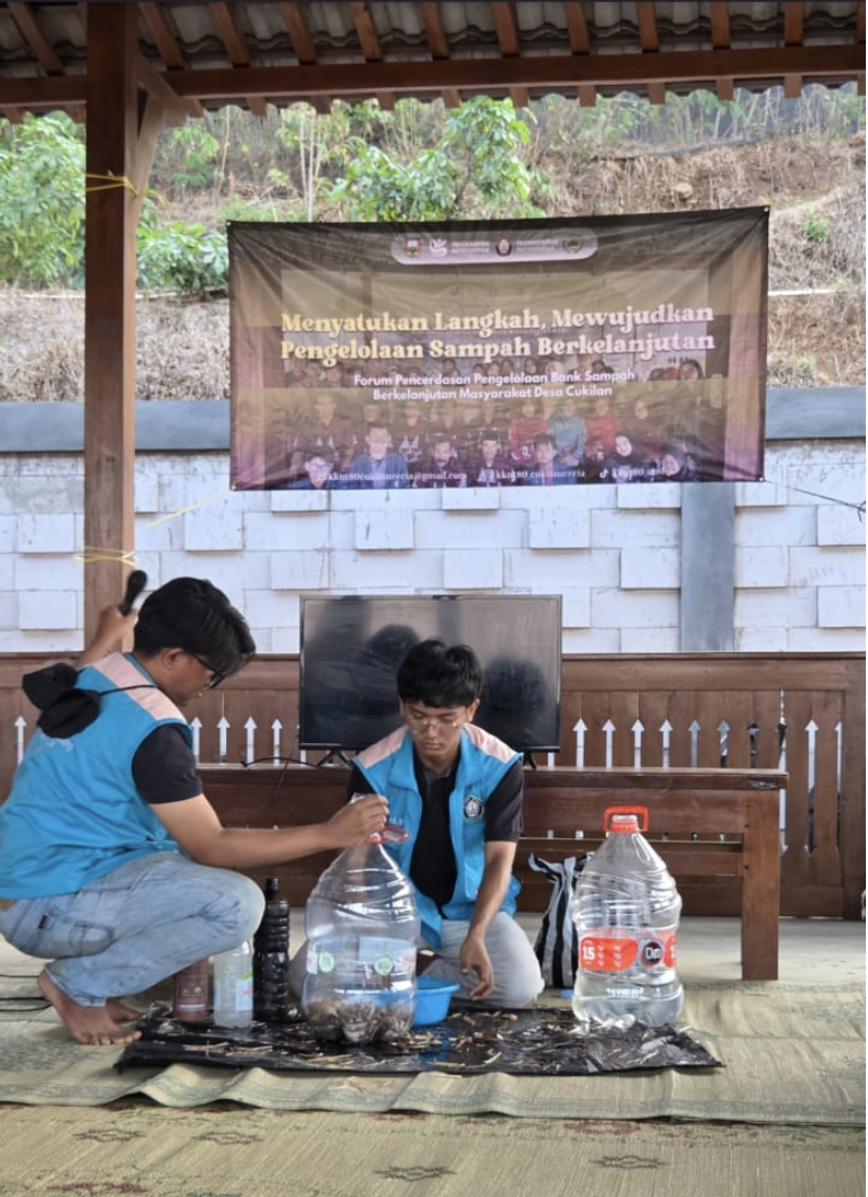 Mahasiswa KKN-T 80 UNDIP Olah Sampah Organik Jadi Pupuk Bernilai Ekonomi