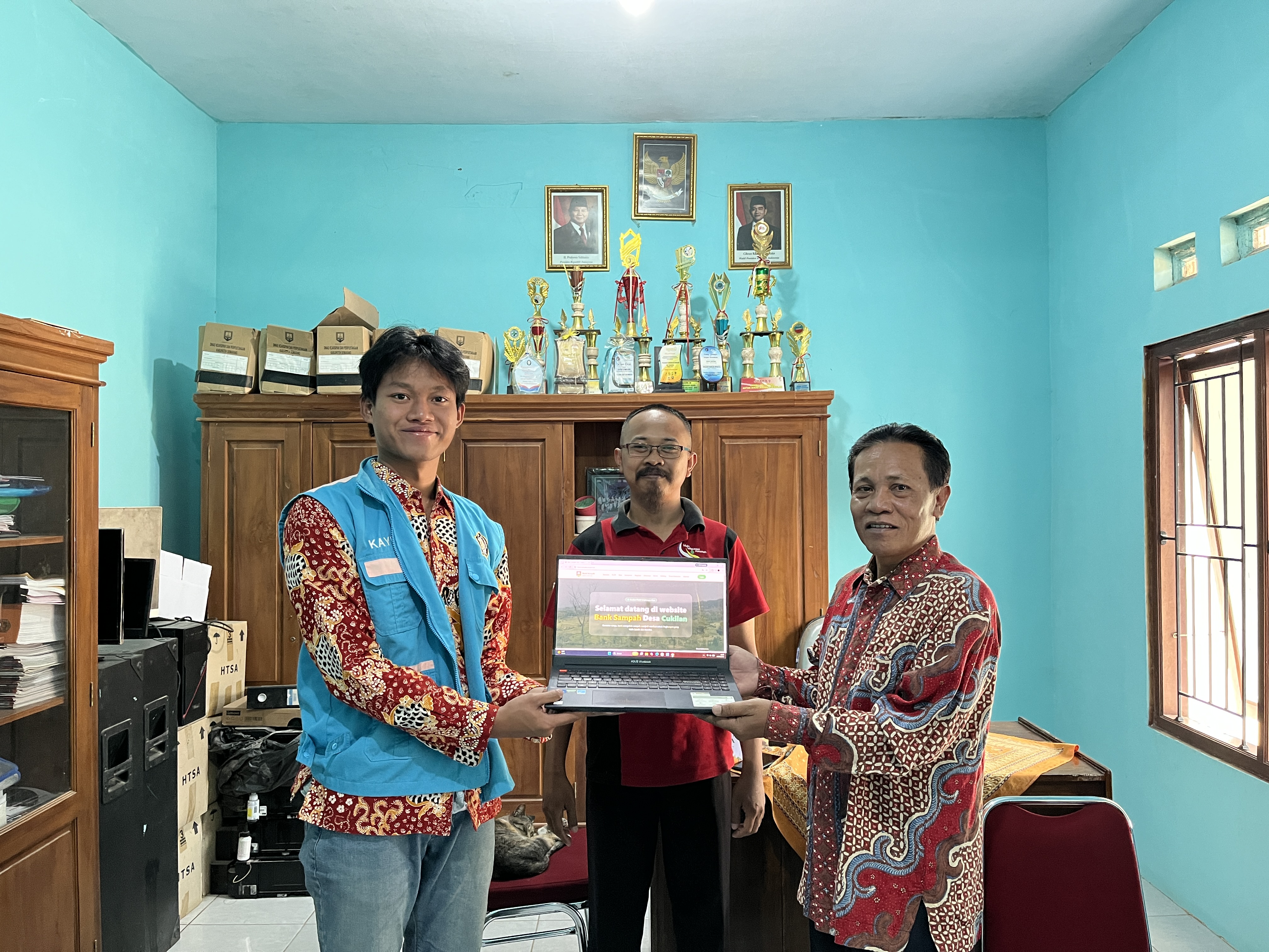 Dorong Pengelolaan Sampah Berkelanjutan, Mahasiswa KKN UNDIP Bangun Website Monitoring Bank Sampah Desa Cukilan