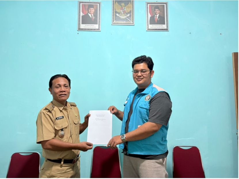 MAHASISWA KKN UNDIP DAMPINGI PEMBUATAN PEMBUKUAN MONITORING BANK SAMPAH BULANAN DI DESA CUKILAN