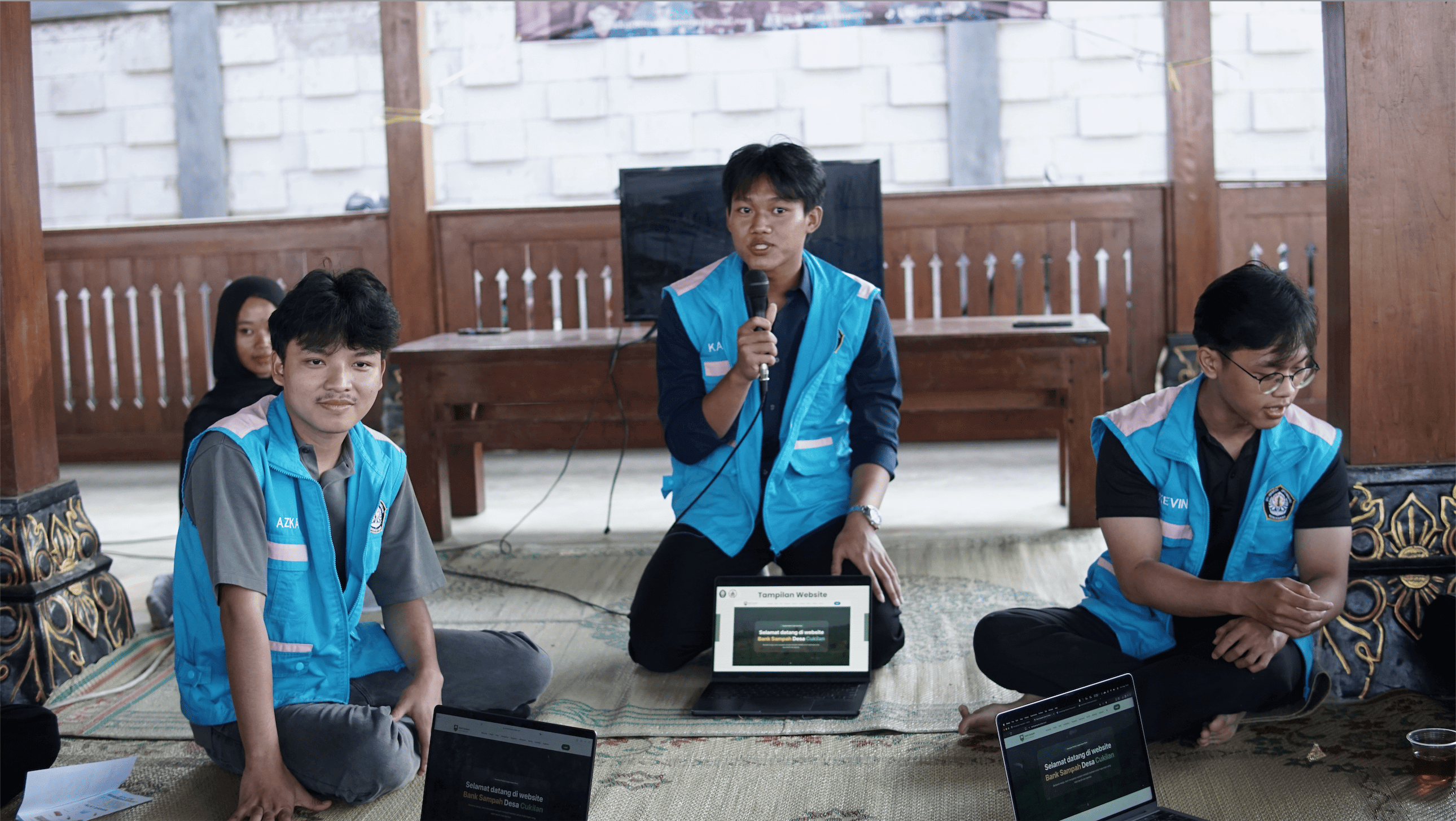 KKN-T Tim 80 Undip Hadirkan Pusat Informasi Regulasi Digital untuk Bank Sampah Desa Cukilan