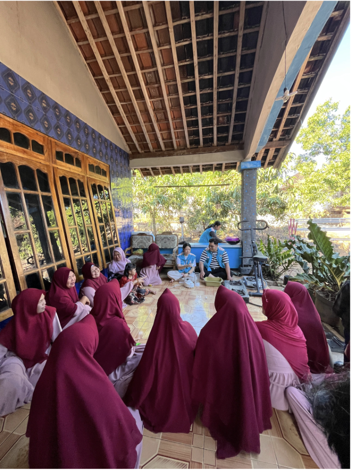 Mahasiswa KKN Undip Edukasi Warga Desa Cukilan Soal Pemilihan Ikan Ramah Lingkungan dalam Pengolahan Pangan
