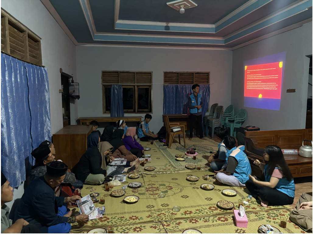 Bebaskan Desa dari Cengkraman Judi Online: Mahasiswa KKN FH Undip Edukasi Warga Banjaran Gunung
