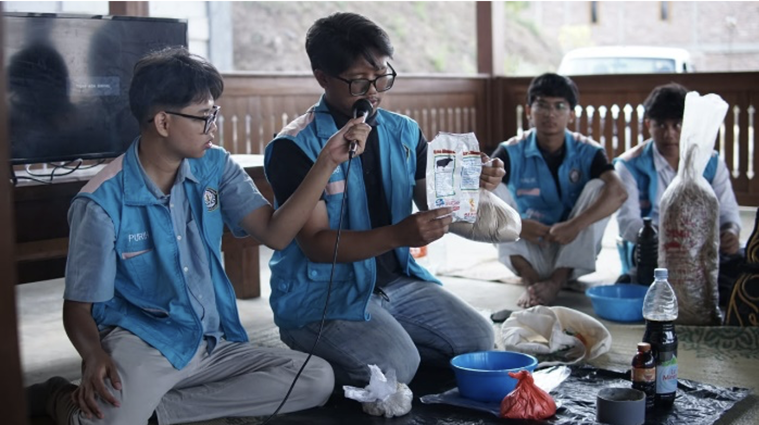 Mahasiswa KKN-T 80 UNDIP Manfaatkan Cangkang Telur untuk Suplemen Ternak