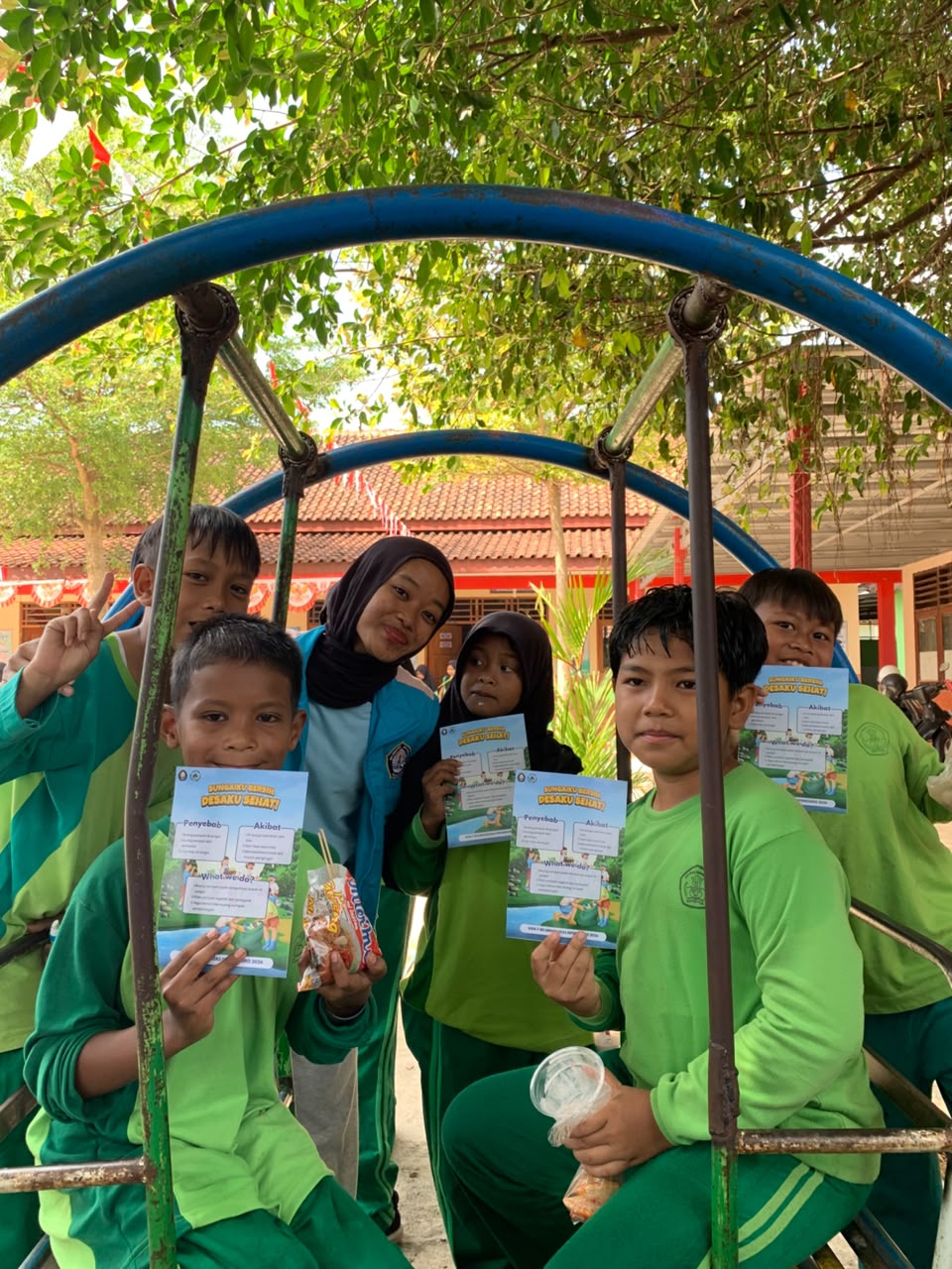 Gerakan Sadar Sungai: Mahasiswa KKN-T 80 UNDIP Edukasi Anak SDN Cukilan 03 Cegah Sampah Cemari Sungai